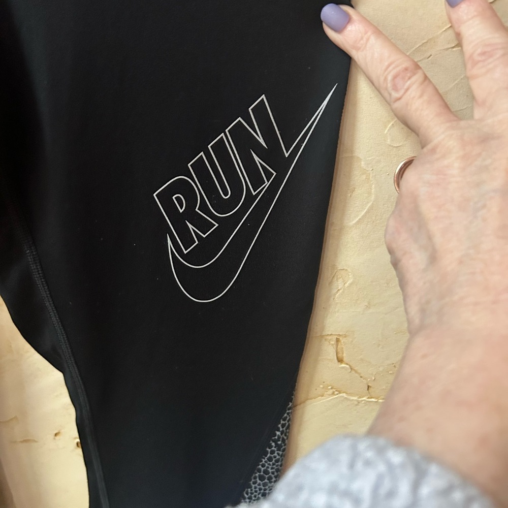 Nike Dri-FIT Capri Leggings Black Reflective Running S EUC Animal Print - Picture 4 of 10